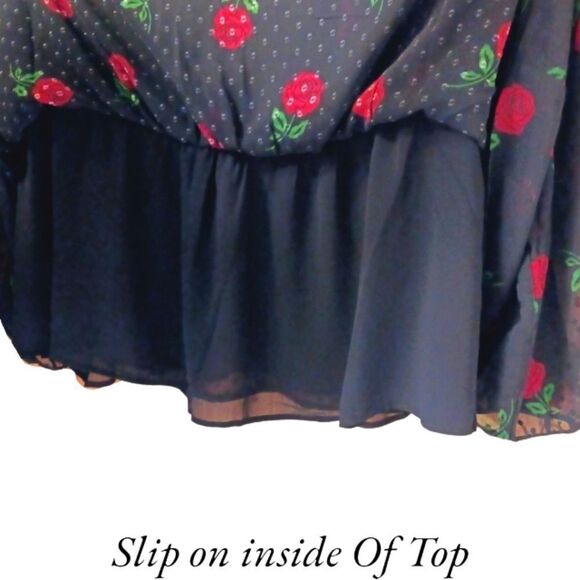 TORRID Plus Size New Peplum Chiffon Clip Dot Floral Rose Puff Sleeve Top. - Picture 8 of 16